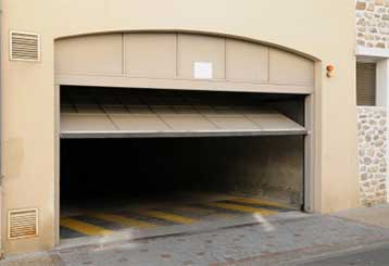 Dealing With A Noisy Garage Door | Garage Door Repair Apopka, FL